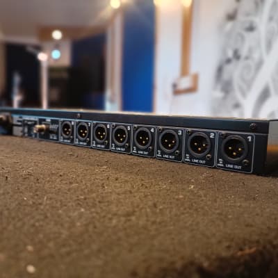 Behringer Ultragain Pro-8 Digital ADA8000 8-Channel A/D Converter image 4