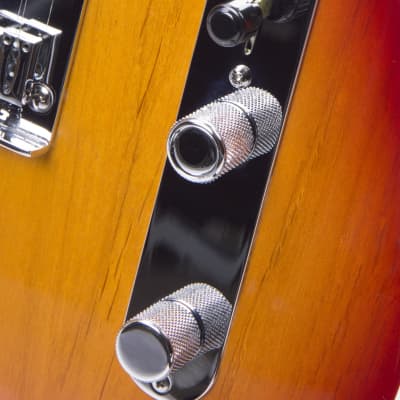 Fender American Deluxe Telecaster 2007 Aged Cherry Burst image 5
