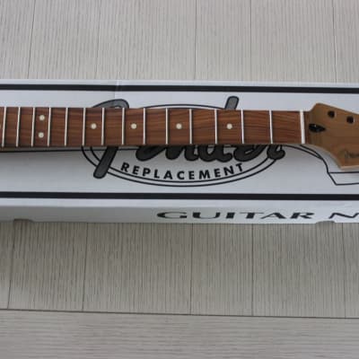 Fender 099-0403-920 Roasted Maple Stratocaster Neck, 22-Fret - Pau Ferro (B-Stock) image 2