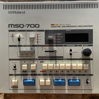 Roland MSQ-700 Multitrack Digital Keyboard Recorder 1984 - 1986 - Beige