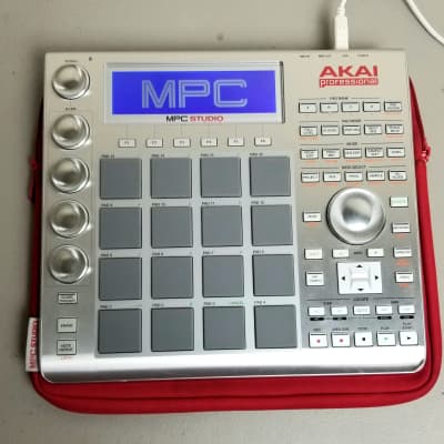 Akai MPC Studio USB Pad Controller (silver) w/Case - Open to OFFERS! image 2