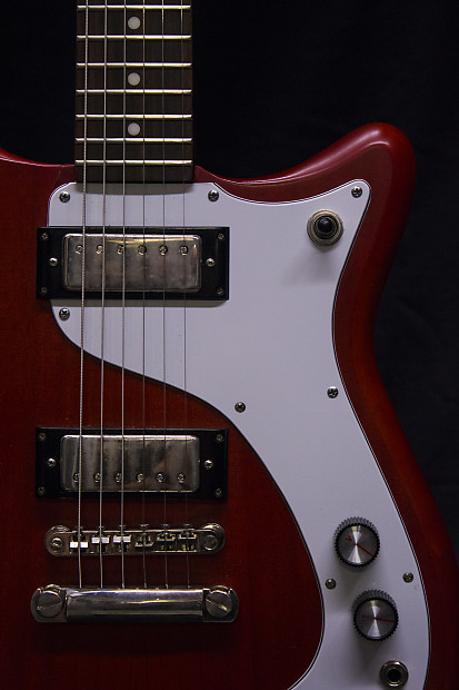 Epiphone 1966 Worn Wilshire Reissue Satin Red