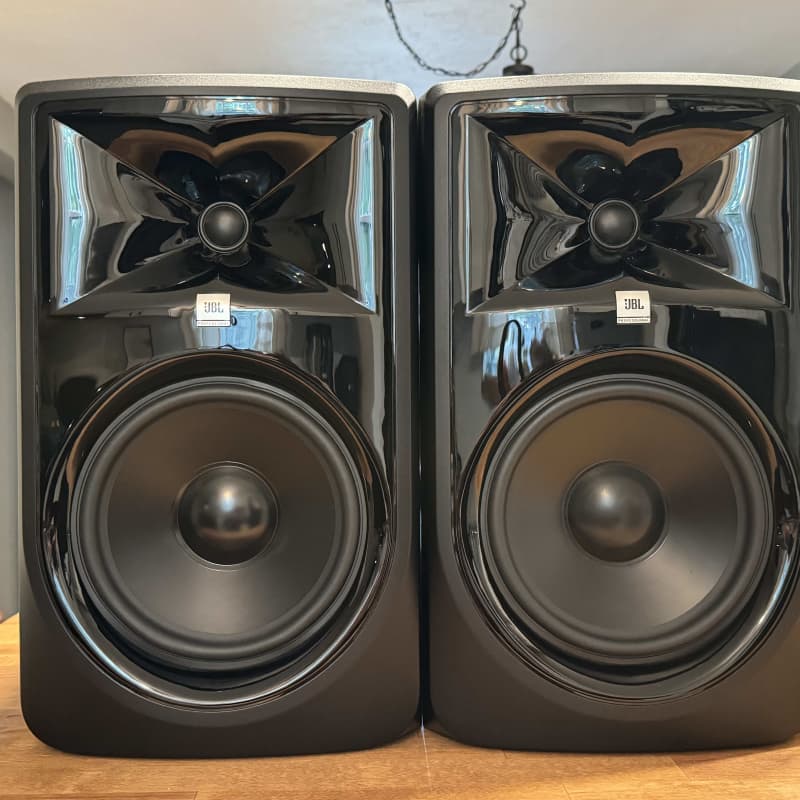 JBL 308P MKII - 2x Monitor de Referência JBL 308P MKII Ativa - Preto