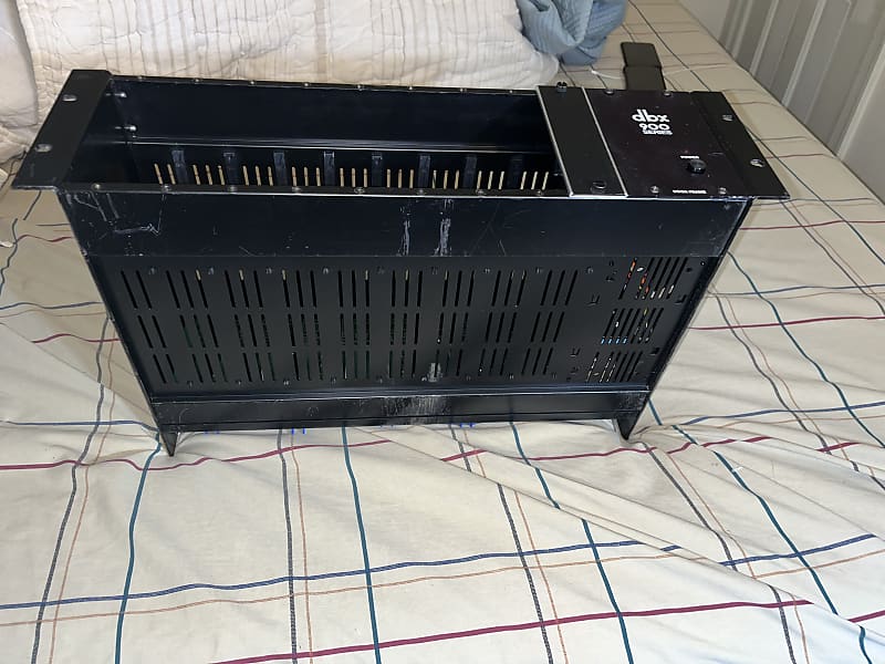 dbx 900 F 900 Series Empty Rack (9-Slot)