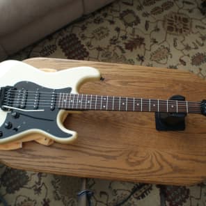 Fender MIJ Stratocaster Contemporary Model HSS W/1Vol, 2Tone 1984-1987 Aged White Black Pick Guard image 2