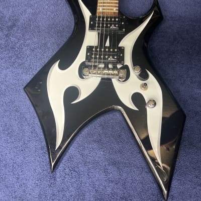 B.C. Rich Warlock 2005 - Black w/Tribal image 4