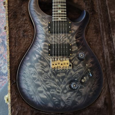PRS Wood Library Custom 24 . Quilt 10-Top . Charcoal Purple Stain / Satin Finish . Paul Reed Smith . PRS Custom 24 . PRS Wood Library . PRS Satin Finish . PRS Brown Paisley Case image 5