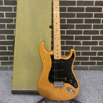 1983/1984 MIJ Squier Stratocaster Original Contour Body Natural Finish  w/Tweed Hard Case | Reverb