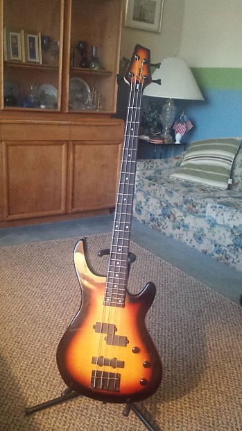 Washburn lyon lb40 bass hotsell
