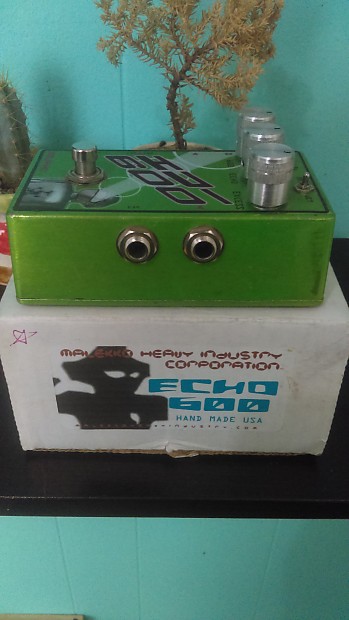 Malekko Echo 600 Dark Analog Delay | Reverb