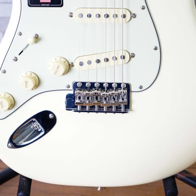 Fender American Original '60s Stratocaster Left-Handed with Rosewood Fretboard - Olympic White image 5