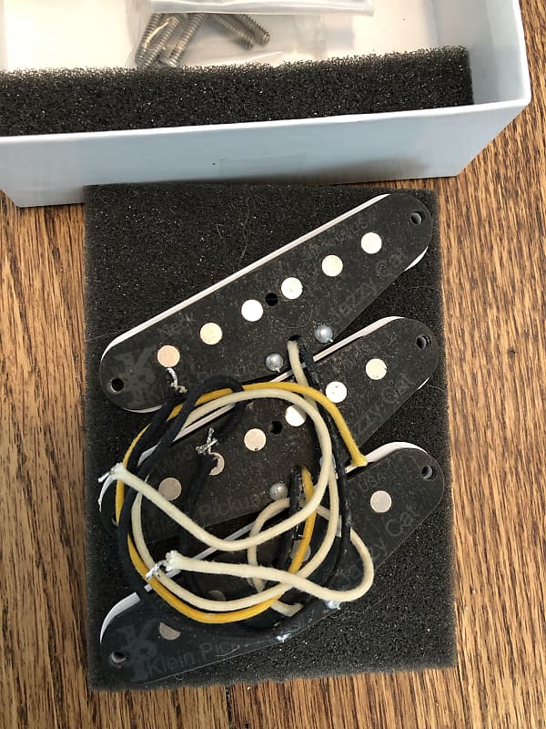 Klein Jazzy Cat  エイジドフニッシュ品　ジョン・メイヤー klein Jazzy Cat Stratocaster Pickups. | This guy is such a tool