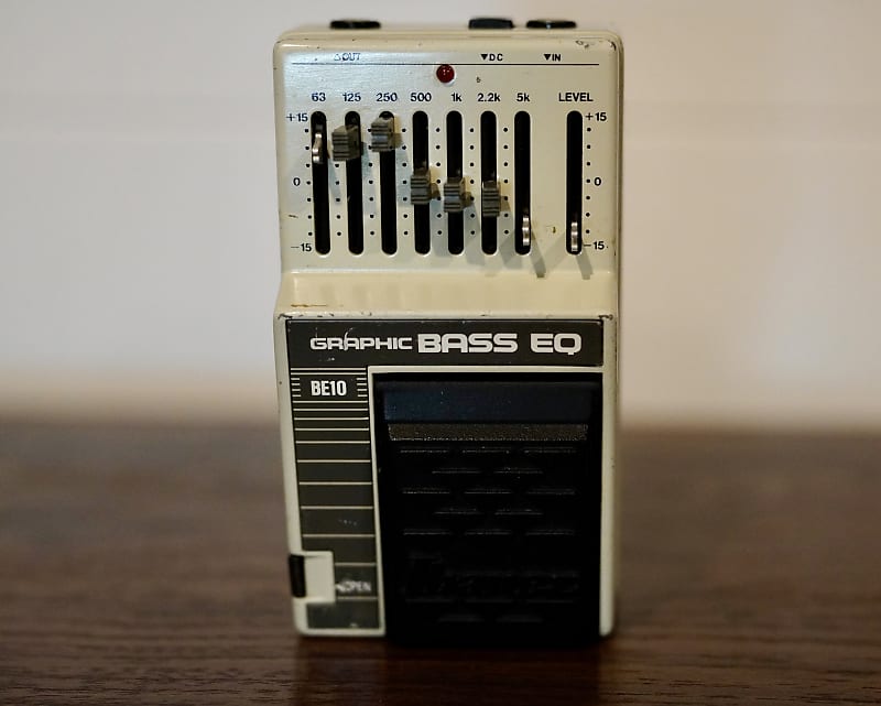 ベース Ibanez BE10 & BP10 ベース Ibanez BE10 & BP10 Ibanez BE10 Graphic Bass EQ