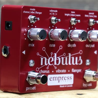 Empress Effects Nebulus Chorus / Vibrato / Flanger 8 Presets Guitar Effect Pedal image 3