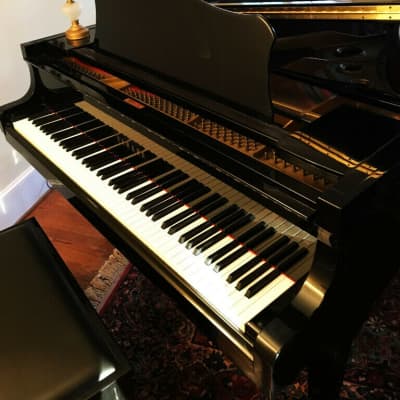 Lot 125: Yamaha grand piano G2 5'8 image 4