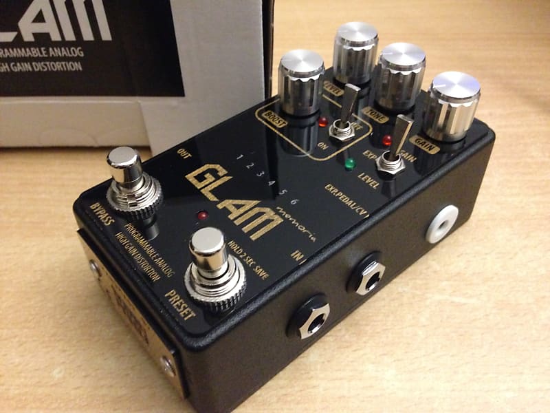 Servus! Pedale GLAM Programmable analog high gain distortion + boost