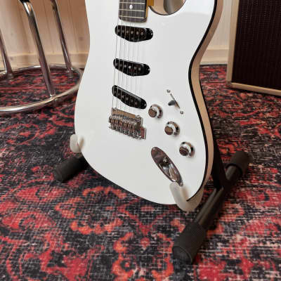 Fender Aerodyne Special Stratocaster RW 2022 Bright White image 9