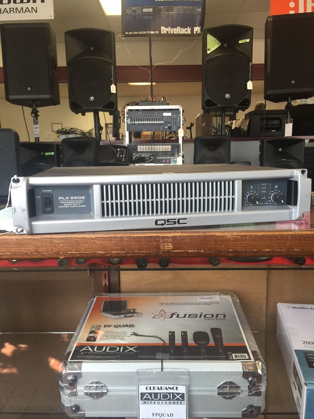 QSC PLX2502 PLX2 Series Compact RackMounted Power Amp Reverb