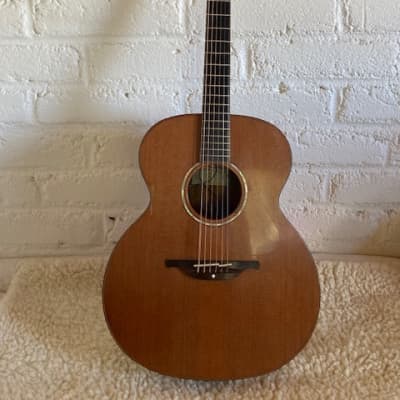 2006 Lowden acoustic guitar O-35 myrtle-redwood image 3