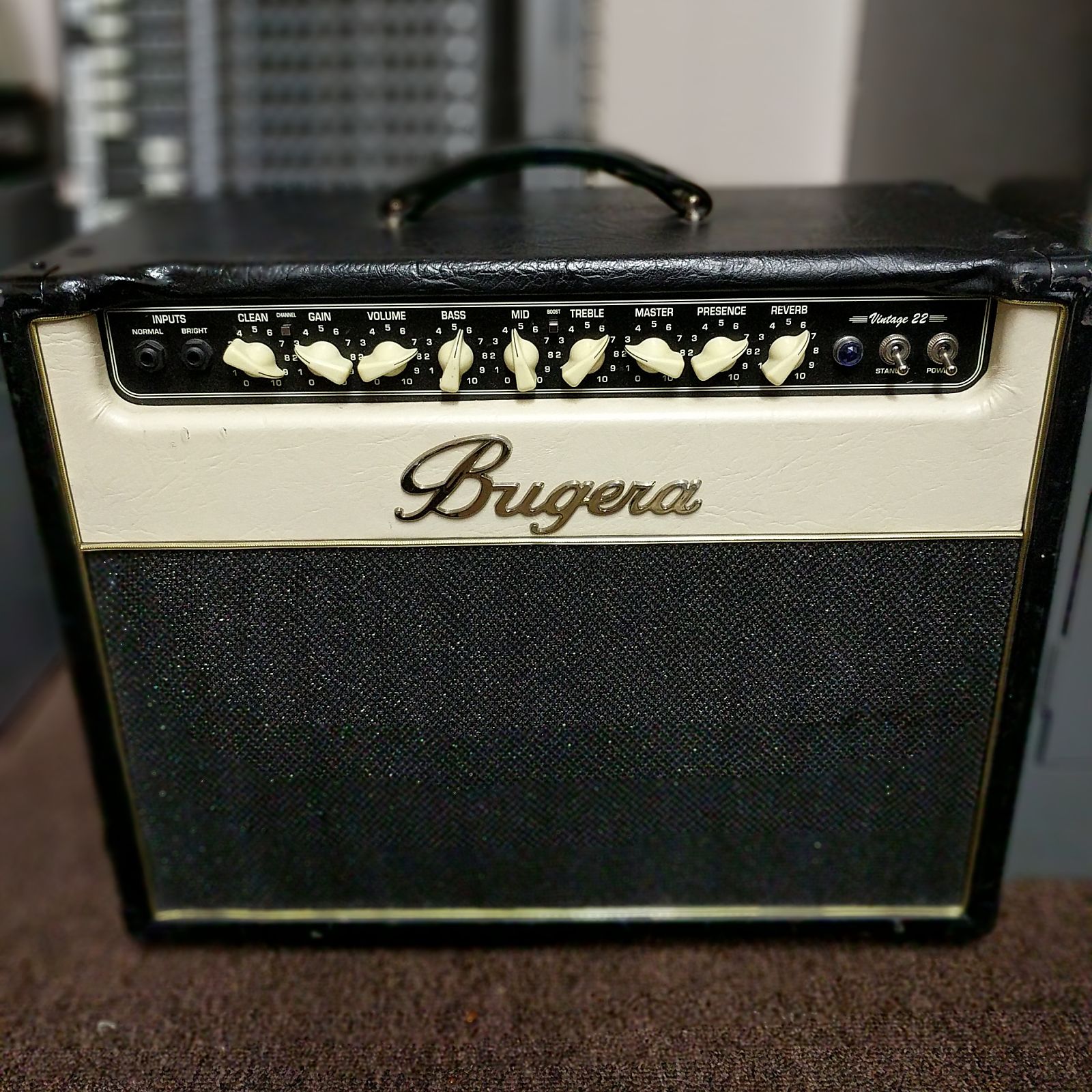 Bugera V22 Vintage 22 2 Channel 22 Watt 1x12