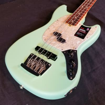 Fender American Performer Mustang Electric Bass Guitar, Rosewood Fingerboard, Satin Surf Green, Bag image 4