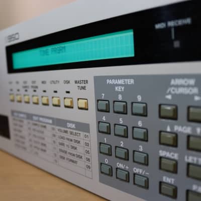 Akai S950 MIDI Digital Sampler 1988 - White image 3