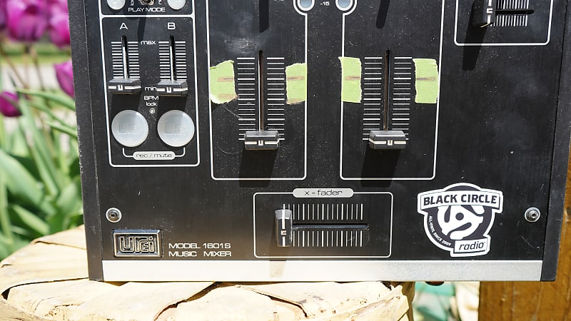Urei 1601S ミキサー Urei 1601S Digital Scratch Mixer with Sampler | Guitar Center