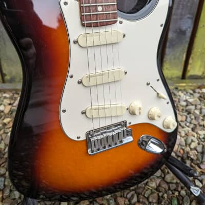 Fender Strat Plus with Rosewood Fretboard 1993 3-Color Sunburst image 2