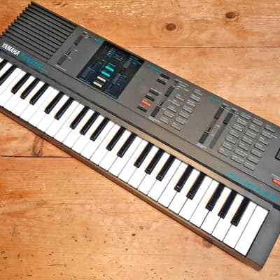 Buy used Yamaha VSS-100 - Vintage Compact Sampling Synthesiser Keyboard