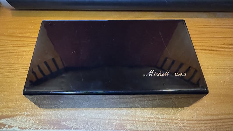 Mitchell ISO 90s - Black image 1