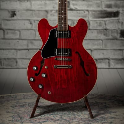 Gibson ES-335 2022 - Sixties Cherry | Reverb Canada