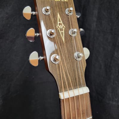 Alvarez Masterworks MG710CESHB Grand Auditorium Acoustic-Electric Guitar - Shadowburst image 6