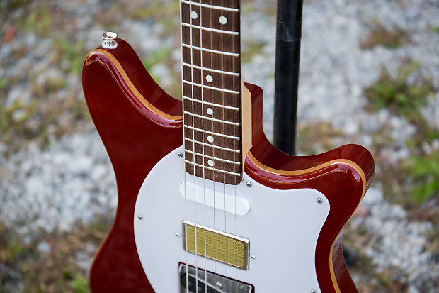 Hahn Model 112 - Red Sparkle | MusicStreet