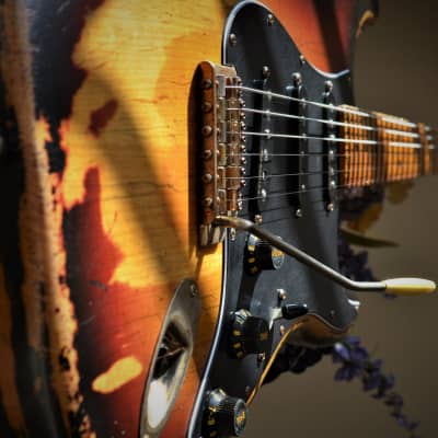 American Fender Stratocaster Sunburst Relic Noiseless Pickups image 5