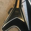 Jackson MG Series RR24M Rhoads 2008-2009 Black with Snow White Bevels rr24 - Hardshell case Included