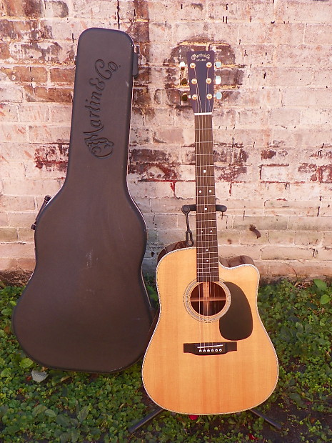 2003 Martin Custom D 28 Venetian Cutaway w Case Some Case Candy Fishman Electronics
