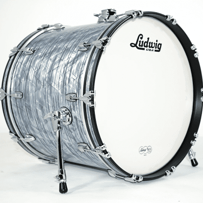 Ludwig LB882 Classic Maple 18x22" Bass Drum