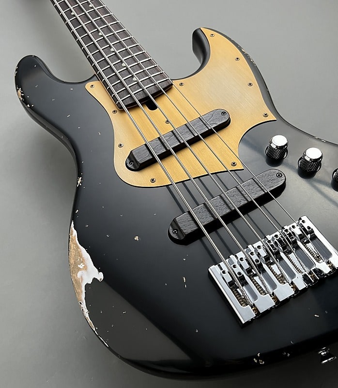 Xotic XJ-1T 5st Medium Aged Xotic XJ-1T 5st Alder/R -Black Medium Aged Lacquer/MH