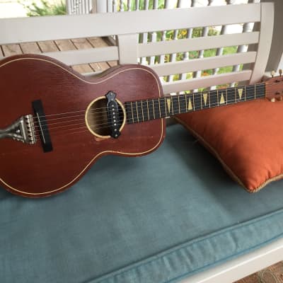 Late '50s United-made Parlor guitar, electrified image 2