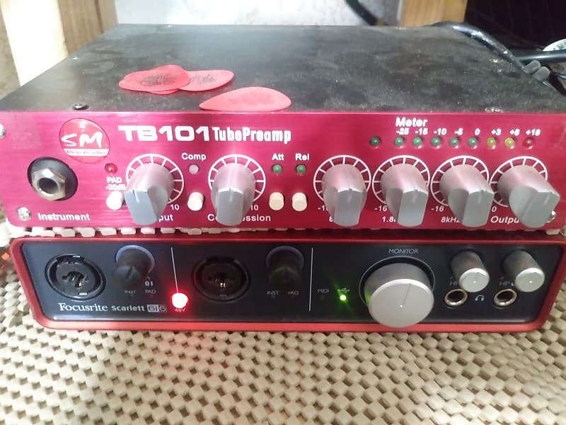 SM Pro Audio TB 101 Tube Preamp red