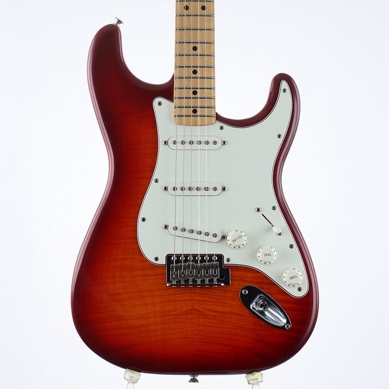 fender mexico standard strat 2013年式 Fender Standard Stratocaster Plus Top 2013 - 2017 | Reverb