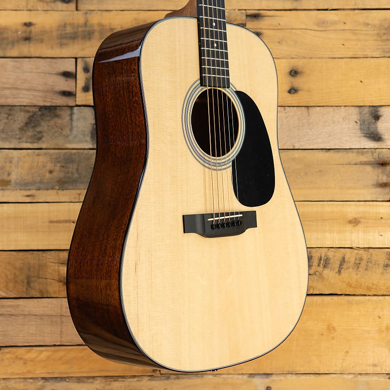 Ernie Williamson Music - Taylor Academy 20e Walnut Top Dreadnought  Acoustic-Electric Guitar Natural