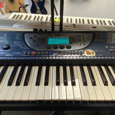 Yamaha PSR-270 Electronic Keyboard/Synthesizer 1999 - Blue