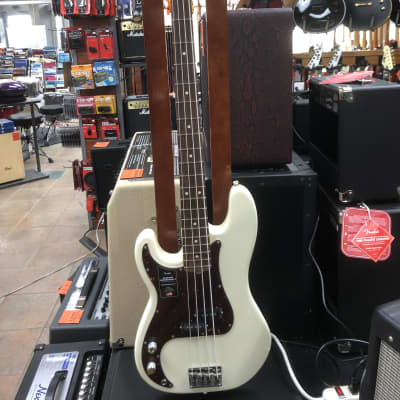 Fender American Professional II Precision Bass Left-Handed with Rosewood Fretboard 2020 Olympic White image 1