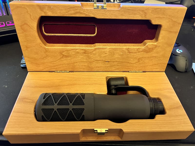 Earthworks SV33 Large Diaphragm Cardioid Condenser Microphone