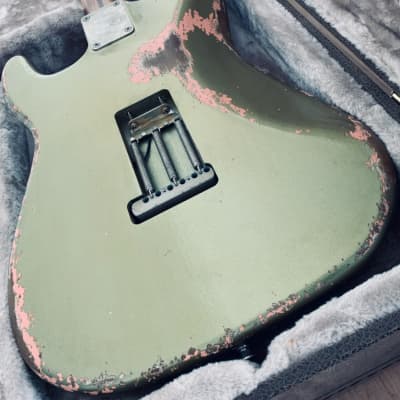 S71 RELICS Custom Made unique « Nitro S Modern/Vintage Single Humbucker ’69/80’s, Gold Top over Pink Shell Heavy-Relic ». image 14