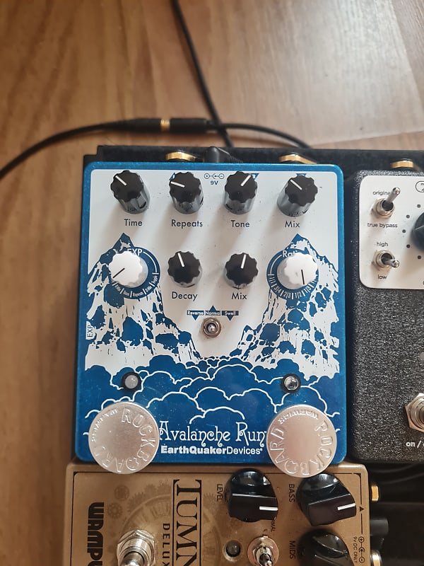 EarthQuaker Devices Avalanche Run Stereo Reverb & Delay with Tap Tempo V2