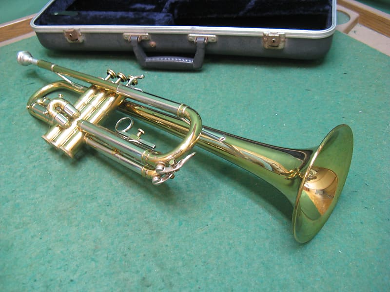 E.K. Blessing Trumpet Elkhart 1966 - Reconditioned - Case & Blessing 13  Mouthpiece