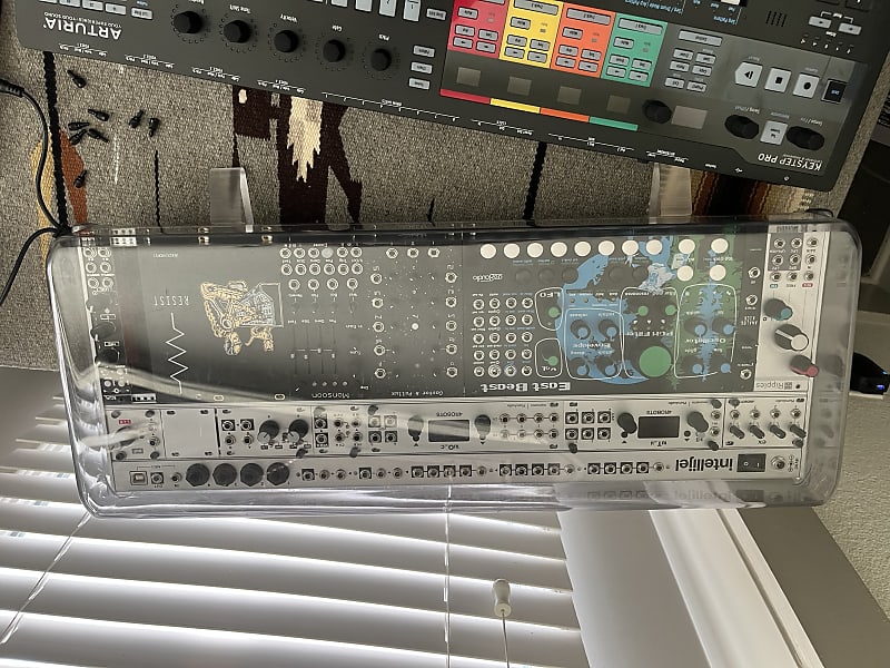 Intellijel 4U 104HP Palette Case + 1u Modules and Lid - Silver