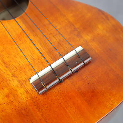 kamaka hf1 hawaiian koa soprano ukulele  2005 resotored in ecellect condition with case image 10